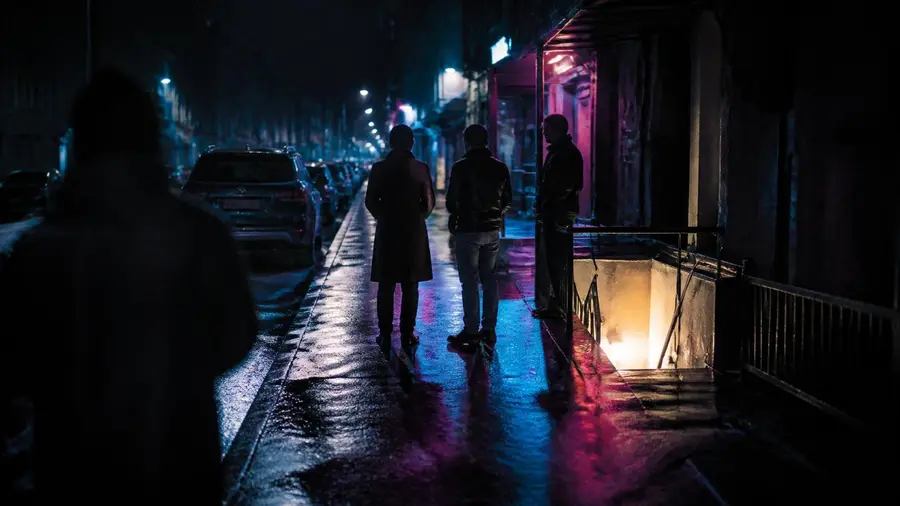 When the evening starts: sixteen cities compared